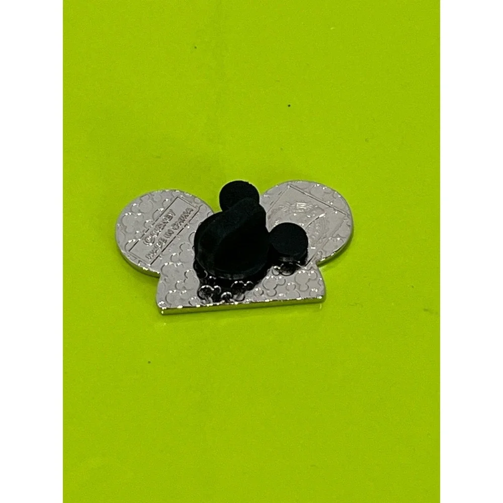 Disney Parks Official Mickey Mouse Black Ear Hat Lapel /  Hat Trade Pin EUC
